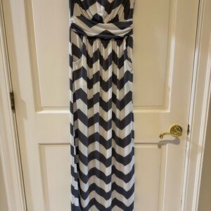 Fashion Nova Black and White Chevron Maxi Dress